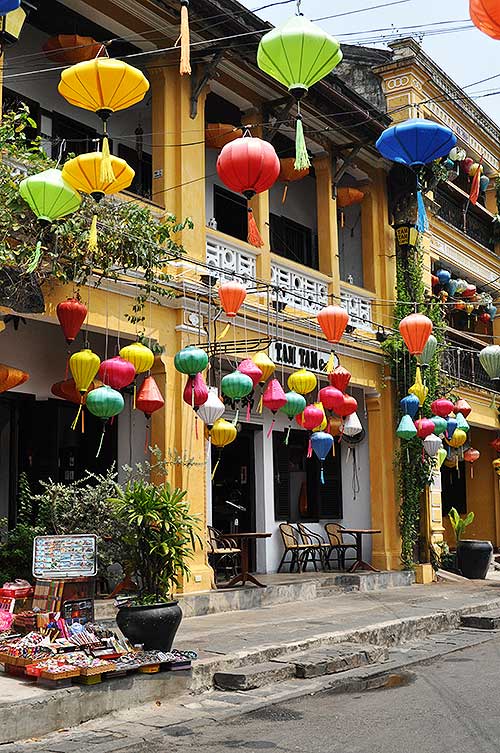 Laternen in Straße in Hoi An
