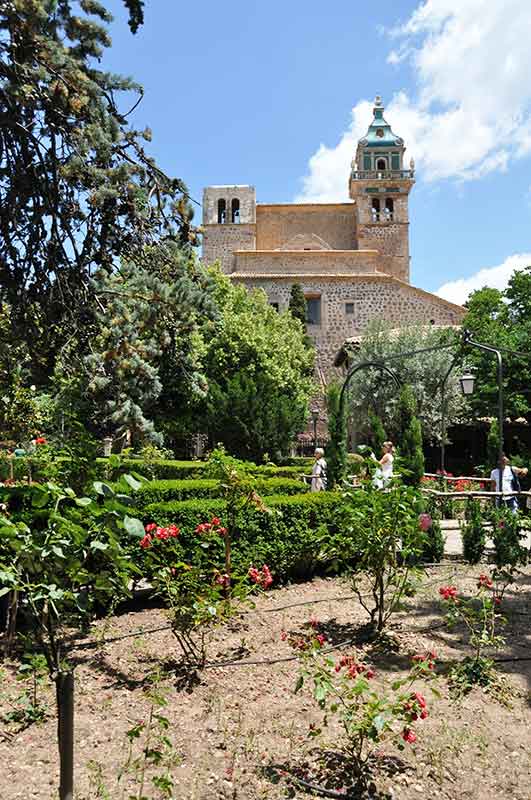 Blick auf die Kartause in Valldemossa