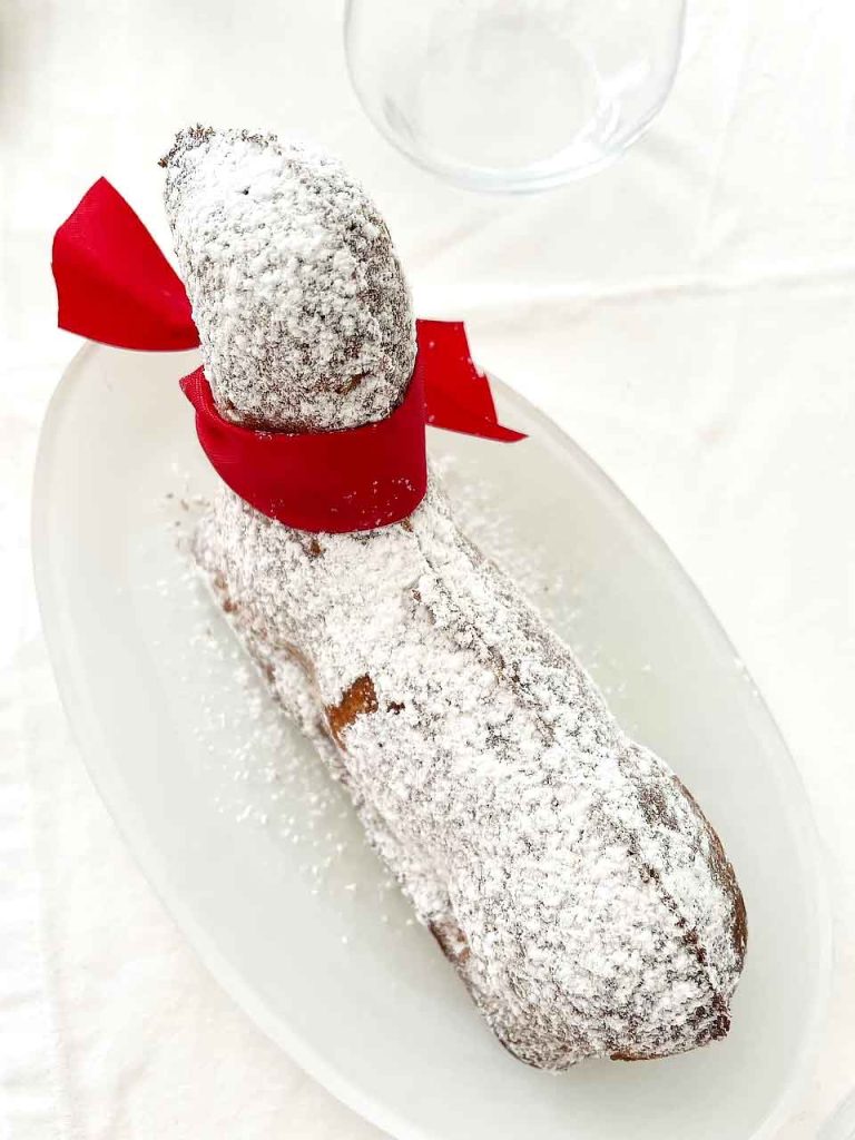 Selbst gebackenes Osterlamm von oben