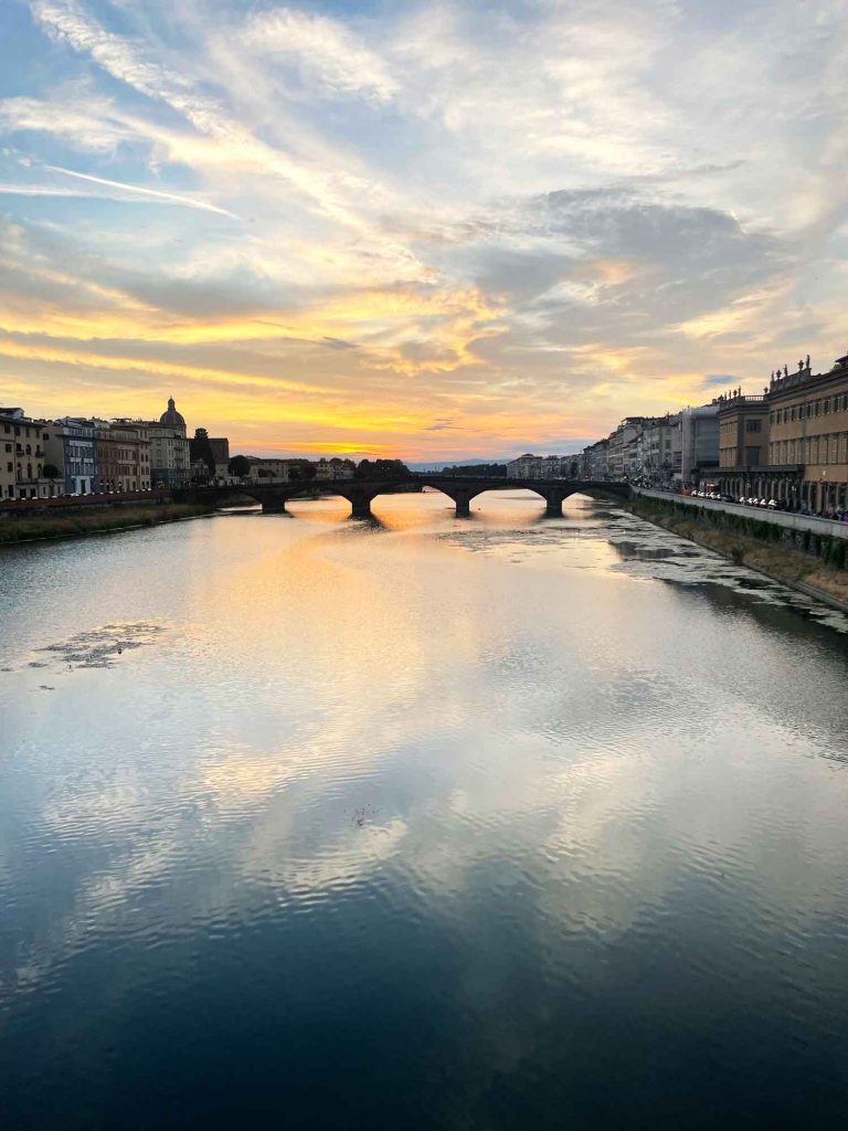 Sonnenuntergang über den Arno