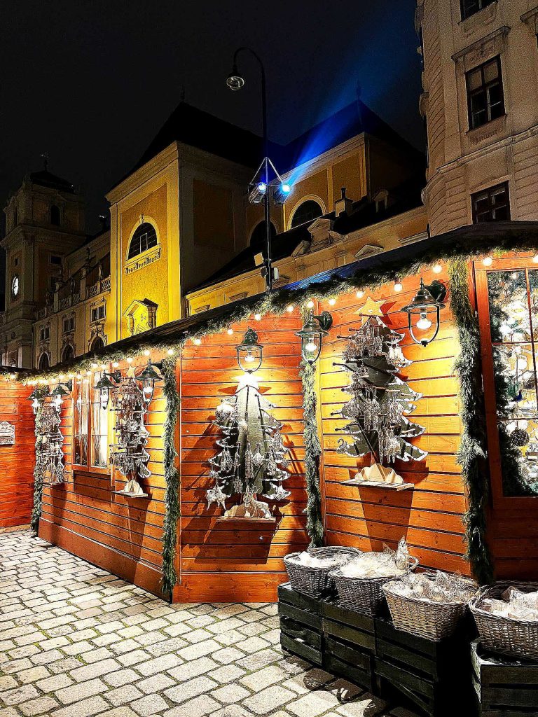 Weihnachtsmarkt auf der Freyung in Wien