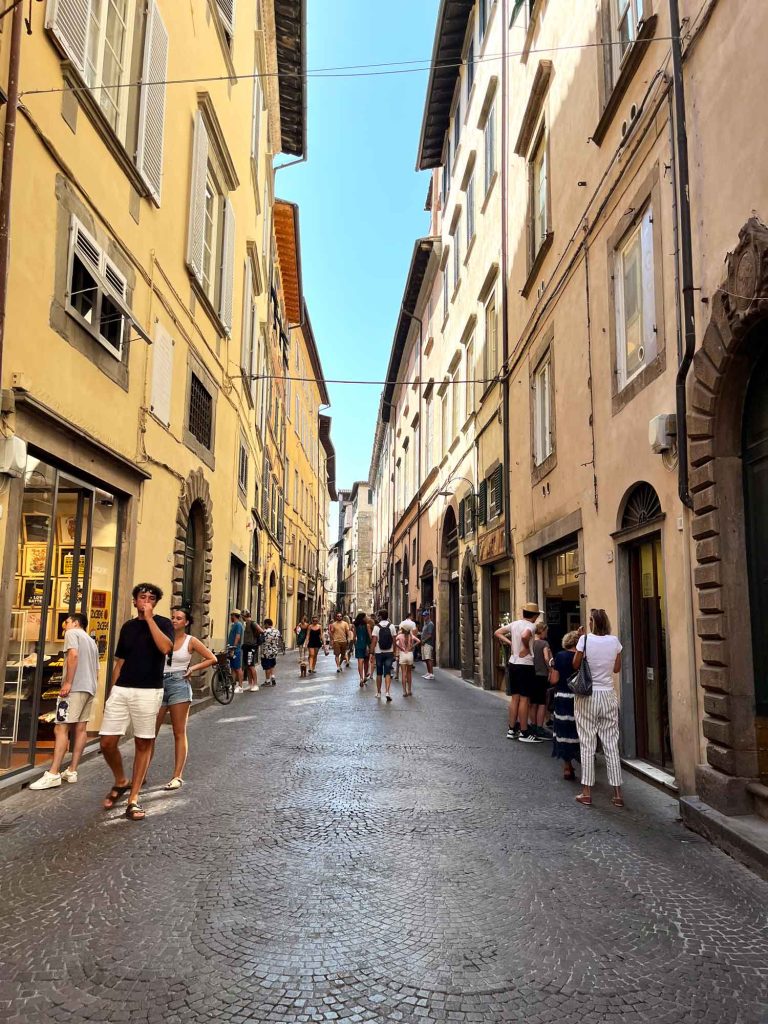 Einkaufsstraße Via Fillungo in Lucca