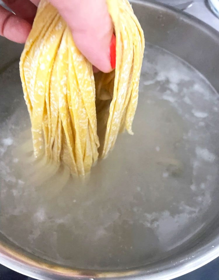 Frische Pasta kochen